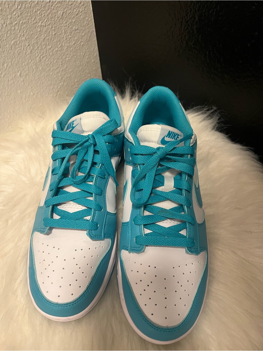 Nike women’s ' Turquoise and White Low-Top wSneakers - Picture 3 of 5